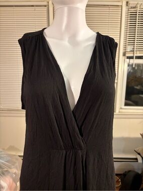 Daisy Fuentes Women's Black Sleeveless V-Neck Solid Romper Rayon Size L